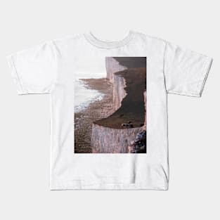 The Seven Sisters cliffs, East Sussex (cows) Kids T-Shirt